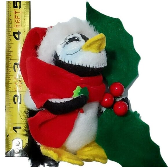 2009 Annalee Christmas Penguin Holly Berry Red Scarf Santa Hat Holiday Retired - Picture 10 of 13